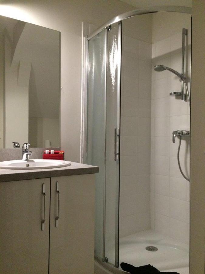 Auriac-sur-Vendinelle Le Studio Du Chateau מראה חיצוני תמונה